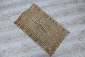 Mini Rug  " Laxe" - 18" x 29" , #540