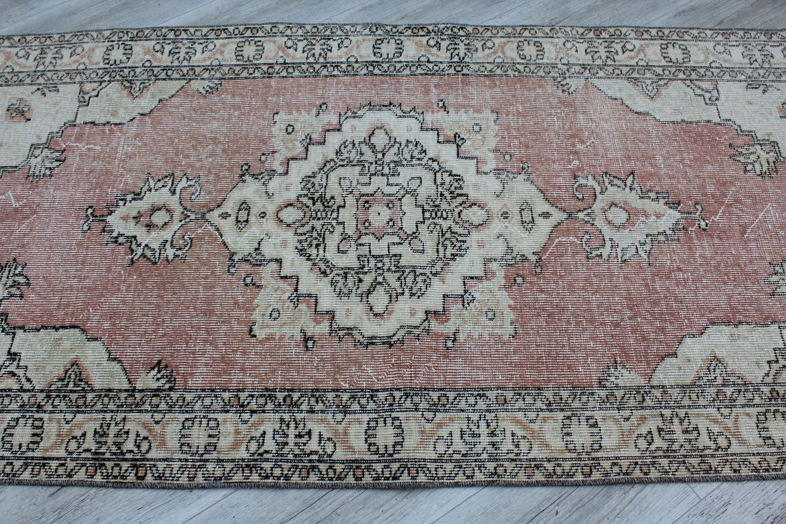 SALE30%OFF】トルコ絨毯 ヴィンテージラグ 165×270cm (TRE2388