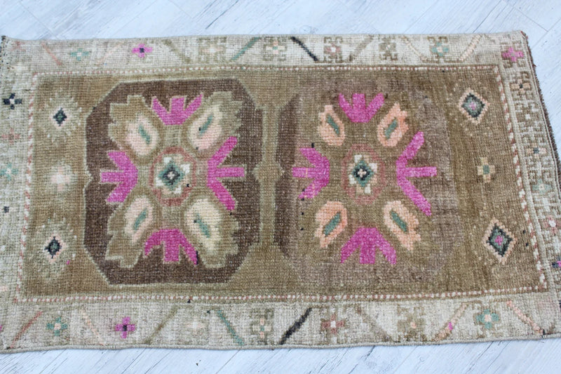1'4x3'3 Ft. Small Mini Rug, Turkish, Handmade, Wool, Pink Green Auction