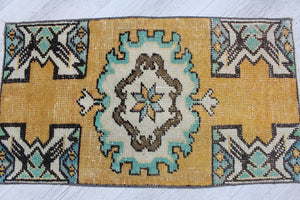 Mini Rug " Bailey"  - 17" x 30.5" , #539