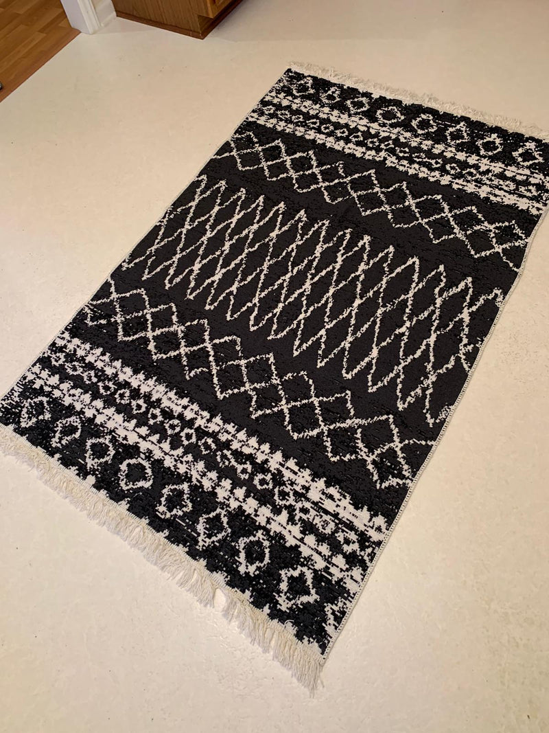 Moraccan Style Kilim rug, 4'x6'