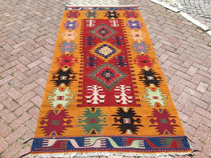 Mina 816, 115" x 54"