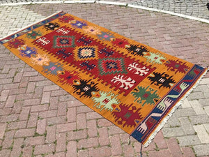 Mina 816, 115" x 54"