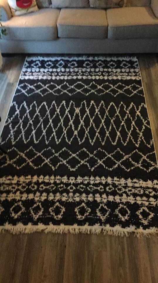 Moraccan Style Kilim Rug, 5’ x 8’